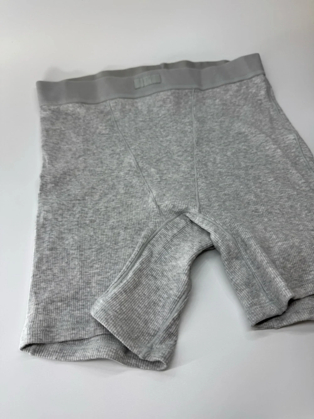 Skims Light Heather Grey Ribbed Boxers NWT Medium - Picture 3 of 8